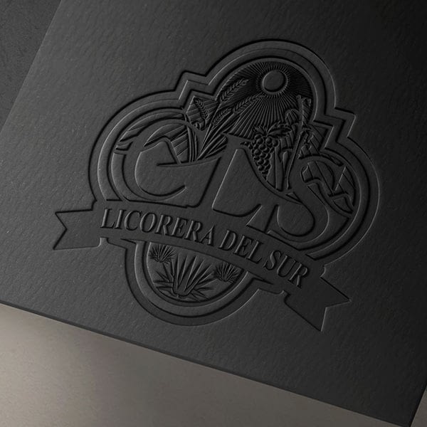 r1-sq-600-licorera-de-sur-brand-identity